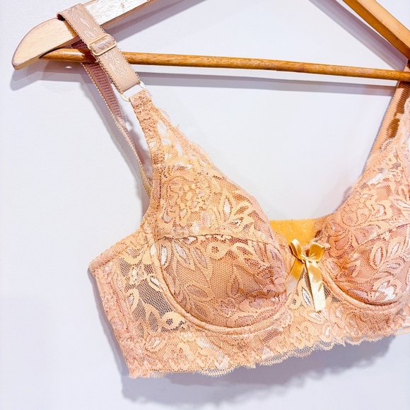 Beige lace padded bra - Picture 4 of 7